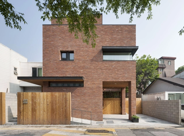 Vivienda en Hyojadong / Min Soh + Gusang Architectural Group + Kyoungtae Kim - Casas