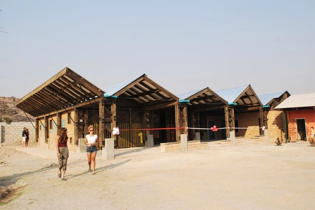 Projeto Mutende II / Orkidstudio - Escolas