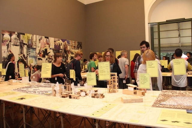 Mesa “Modos de habitar” no Museu da Casa Brasileira – "Modos de Agir" -  X Bienal de Arquitetura - Imagem de Destaque