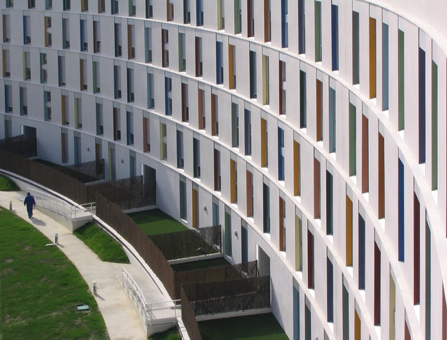 Habitação de interesse social / Alfonso Alzugaray  - Apartamentos