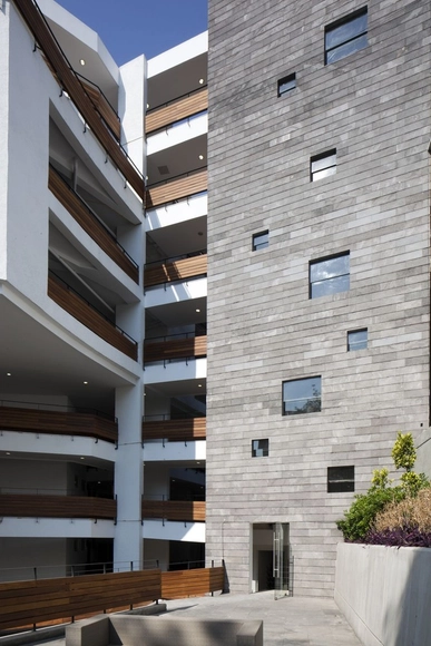Apartamentos Teca / Lucio Muniain et al - Apartamentos