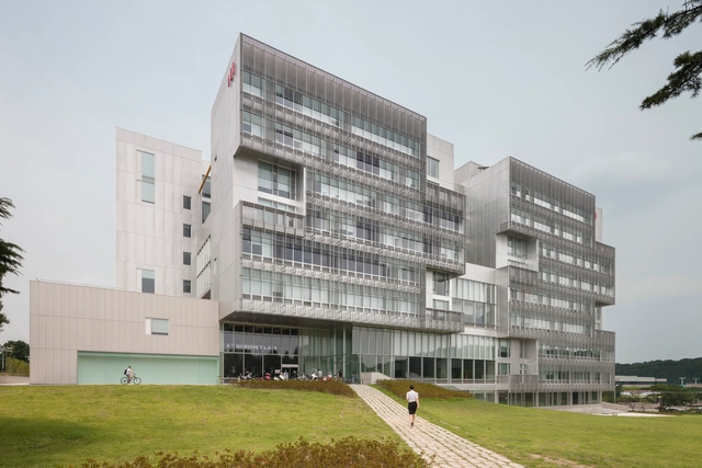 IT Convergence Building / Kyu Sung Woo Architects - Otros Edificios