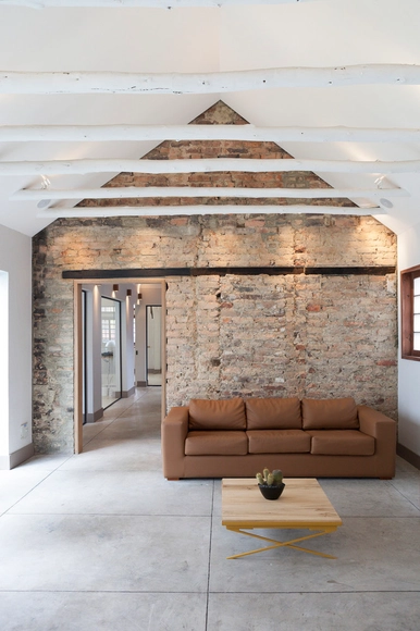 Remodelación casa Pilates Proworks Chapinero / Síntesis Arquitectos - Diseño De Interiores, Dormitorio, Puerta, Fijación Vigas, Fachada, Arco, Pilares, Bancas, Mesas, Camas