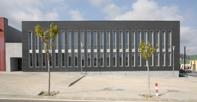 Centro de desenvolvimento empresarial Innova / Alcolea+Tárrago Arquitectos - Arquitetura De Escritórios