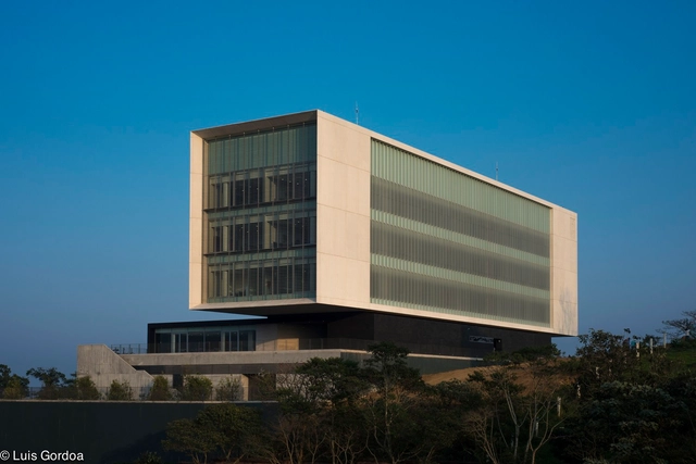 Salas Regionales del Golfo / VOX STUDIO - Office Buildings, Facade