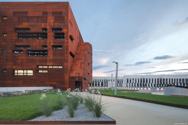 Centro de Auditorios en el Campus WU / BUSarchitektur - Universidad, Fachada