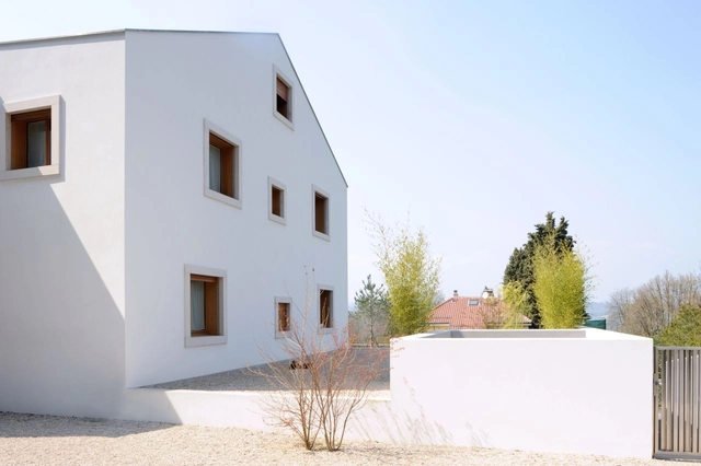 Casa para un Coleccionista / Christian Dupraz Architectes - Casas