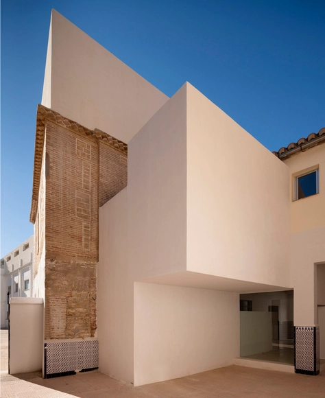 Colégio Santa María del Llano / Elisa Valero Ramos - Escolas