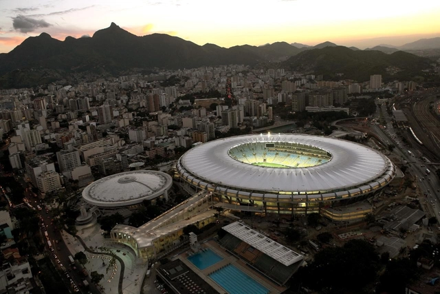 Estádio Jornalista Mário Filho – Maracanã / Fernandes Arquitetos Associados - Autódromo, Arco, Fachada, Urbano