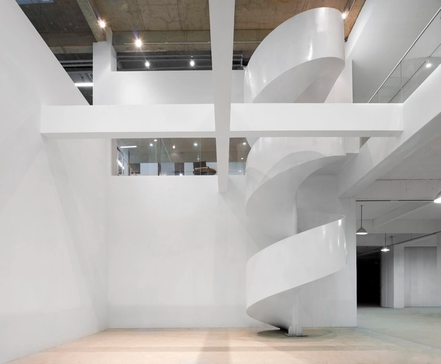 Conversión Fábrica Daxing / Nie Yong + Yoshimasa Tsutsumi - Arquitectura De Oficinas