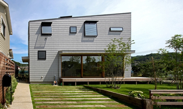 Vivienda en Oiso / Atelier HAKO Architects  - Casas