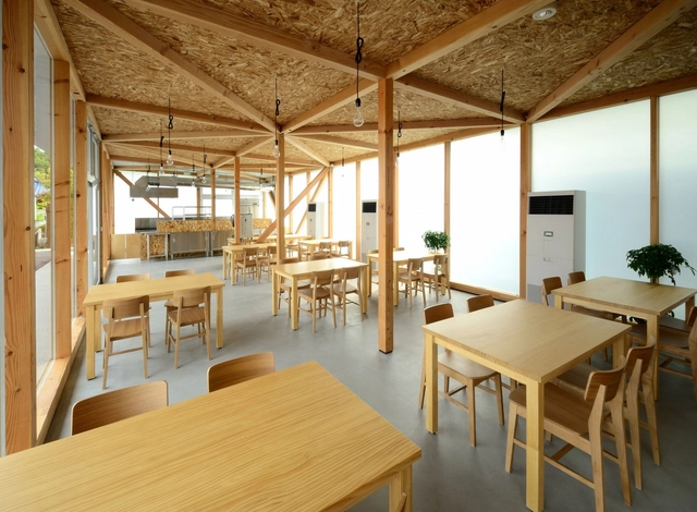 Cafetería en Ushimado / Niji Architects - Arquitectura Comercial