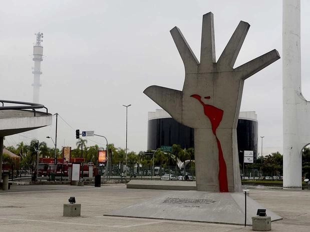 El Memorial de América Latina después del Incendio - Imagen Principal
