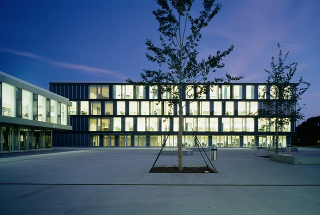 Ciclo d'orientation de Cayla  / LRS Architectes - Escuela Secundaria