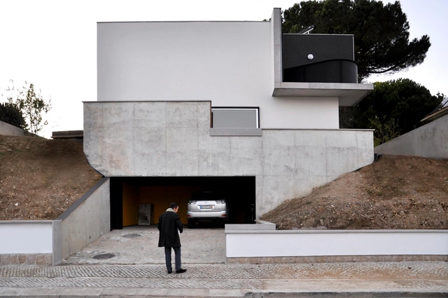 House Rehabilitation in Oreiras / Ventura Trindade Arquitectos - Renovation, Facade