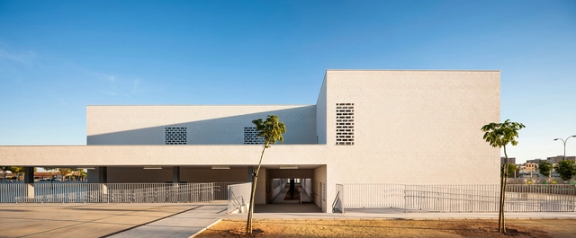 Nova creche e escola primária em Sevilha / UNIA Arquitectos - Escolas