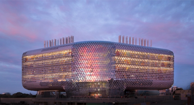 In Progress: SAHMRI / Woods Bagot / Woods Bagot - Research Center, Facade