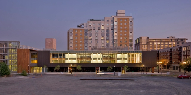Sede Mundial Ziba Design / Holst Architecture - Cuarteles