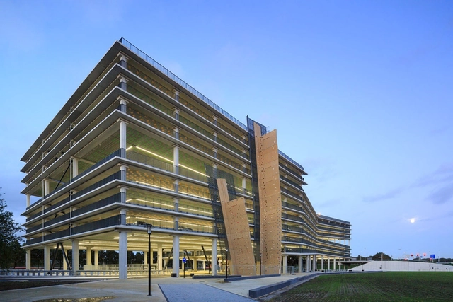 P+R De Uithof / KCAP Architects & Planners + studioSK - Estacionamiento