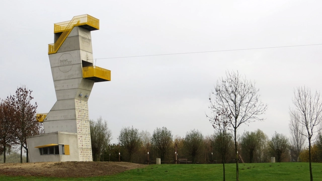 Torre Adventure / Ateliereen Architecten - Recreação  E Treinamento