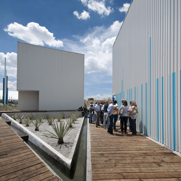 MIRA / Dionne Arquitectos + Metarquitectura + JAR  Jaspeado Arquitectos + Adaptable - Paisaje Y Arquitectura