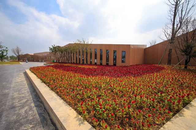 8th Chinese Flower Expo Information Centre / LAB Architecture Studio - Cultural Center, Garden, Facade
