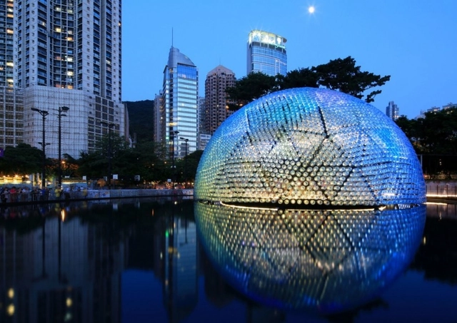 Pabellón en Hong Kong se construye a partir de 7.000 botellas recicladas - Imagen Principal