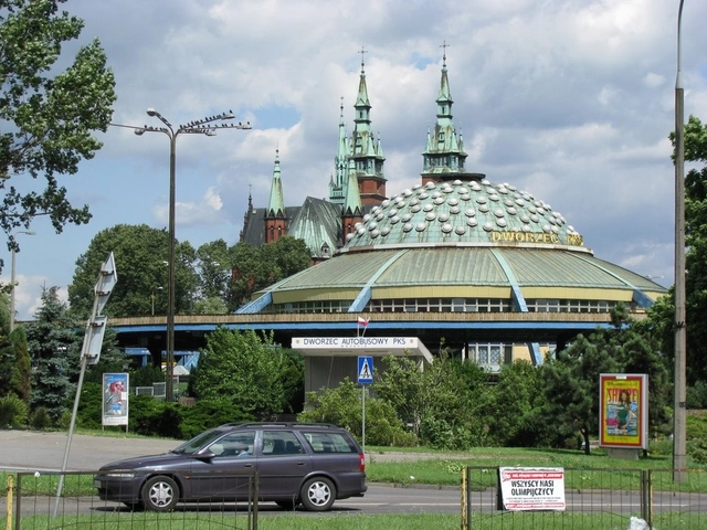 O futuro da arquitetura moderna comunista polonesa - Imagem de Destaque