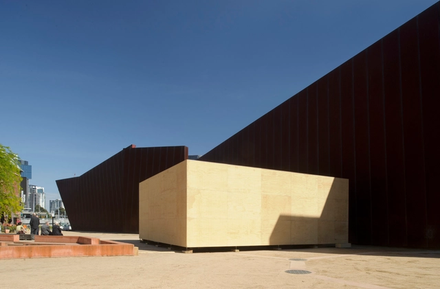 Quartette Haus / Bluebottle - Instalaciones Temporales