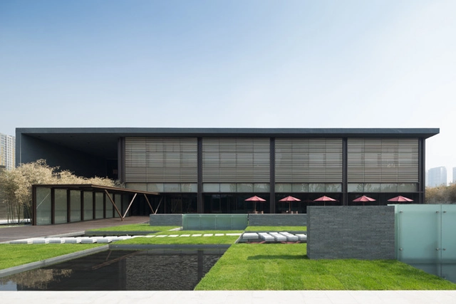 Centro de Marketing Jinan Vanke/ Tsushima Design Studio  - Arquitectura Comercial