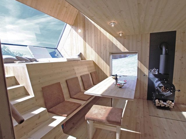 Vivendo em pequena escala: Ufogel, uma casa compacta de 45 m² - Imagem de Destaque