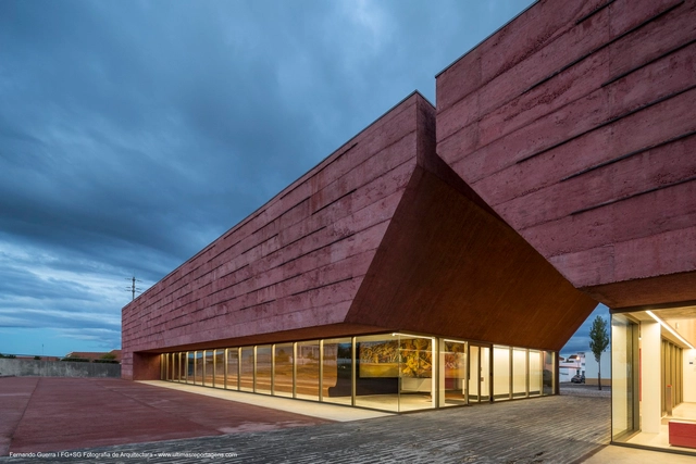 Centro de Interpretação da Batalha de Atoleiros / Gonçalo Byrne Arquitectos + Oficina Ideias em Linha - Centro Cultural