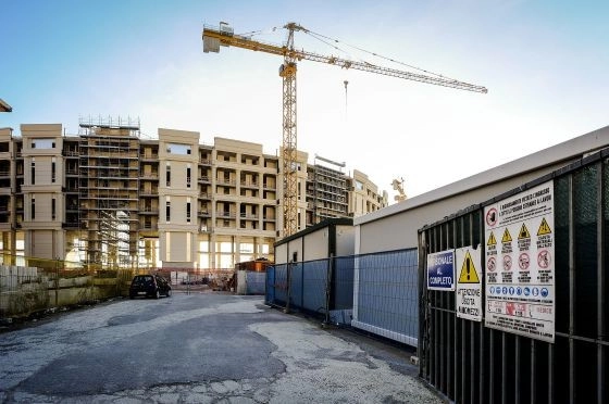 Edificio de Ricardo Bofill al borde de la demolición en Italia - Imagen Principal