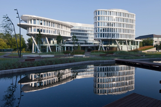Hotel y parque empresarial Warszawa / Studio Fuksas - Hoteles