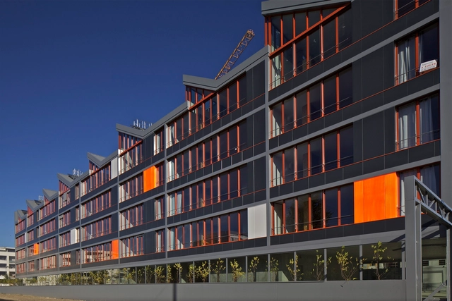 Armagnac / Habiter Autrement + Ateliers Jean Nouvel - Reconversión