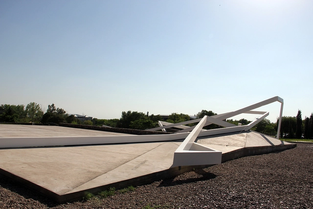 EHH / Escultura Horizontal Habitable por ARQUINOMA - Imagen Principal