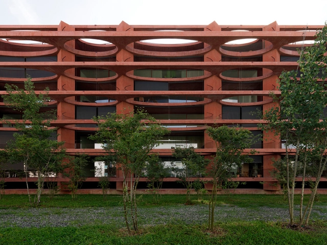 空洞住宅 / Valerio Olgiati - 公寓