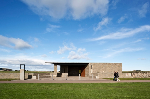 Rocket Field y Torre Mirador  / Icosis Architects - Arquitectura Cultural