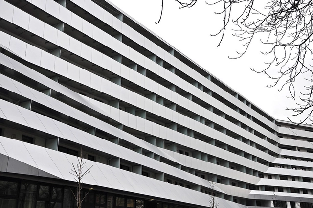 Edificio-Montaña de PPAG Architects propone una alternativa al edificio inmobiliario tradicional - Imagen Principal