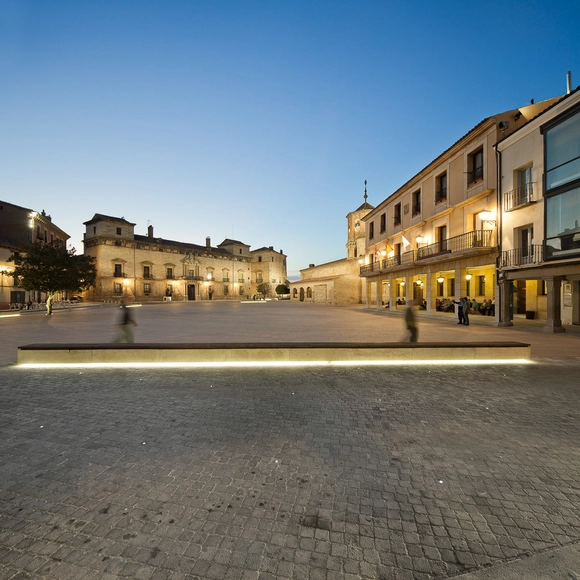 Proyecto de Iluminación: Remodelación de la Plaza Mayor de Almazán por CH+QS arquitectos - Imagen Principal