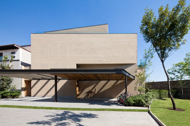 Casa Tierra / Serrano Monjaraz Arquitectos - Casas