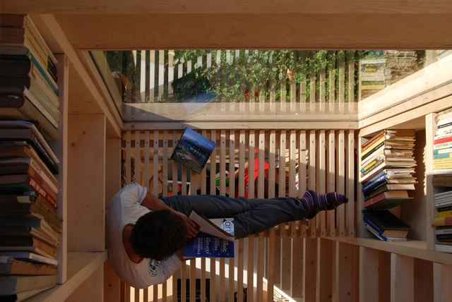Biblioteca en el Jardín / Mjölk architekti - Bibliotecas