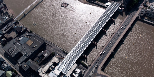 Londres: Se inaugura el puente de energía solar más grande del mundo - Imagen Principal