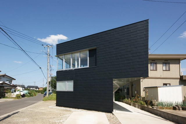 Casa con dos puntos de enfoque / Daigo Ishii  + Future-scape Architects - Casas