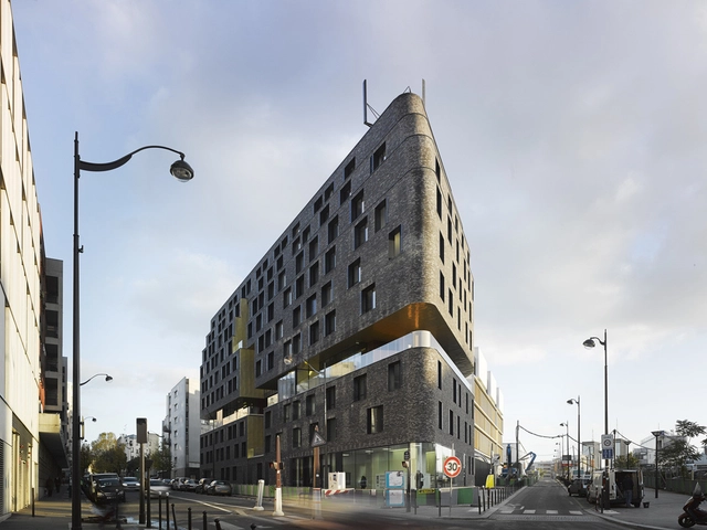 Guardería y Hostal para Empleados Jóvenes / Chartier Dalix Architectes + Avenier Cornejo Architectes - Kindergarten