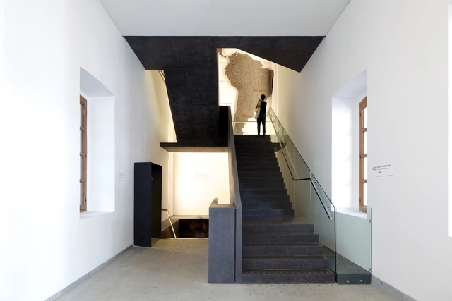 Ampliación y Remodelación Museo Chileno de Arte Precolombino / Smiljan Radic - Renovación, Escaleras, Barandas, Puerta