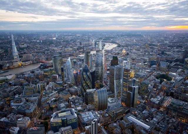 London’s Growing... Up! The Rise and Rise of London’s Tall Buildings - Featured Image