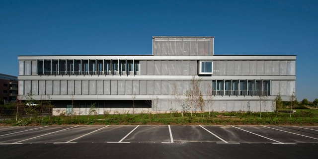 Modulo Tecnológico M2,  Universidad De Salamanca            / Sanchez Gil Arquitectos - Universidad, Fachada, Cierros
