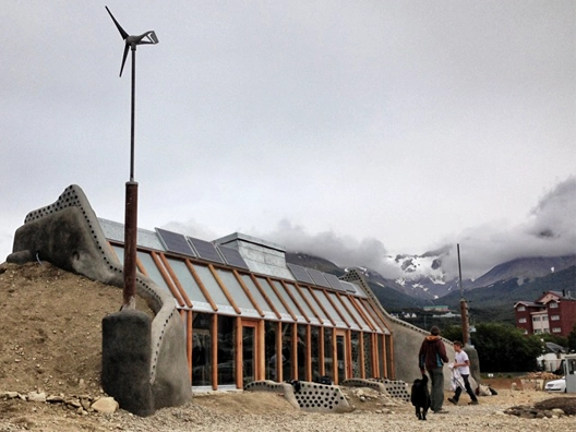 'Nave Tierra': La casa autosustentable de Michael Reynolds en Argentina - Imagen Principal