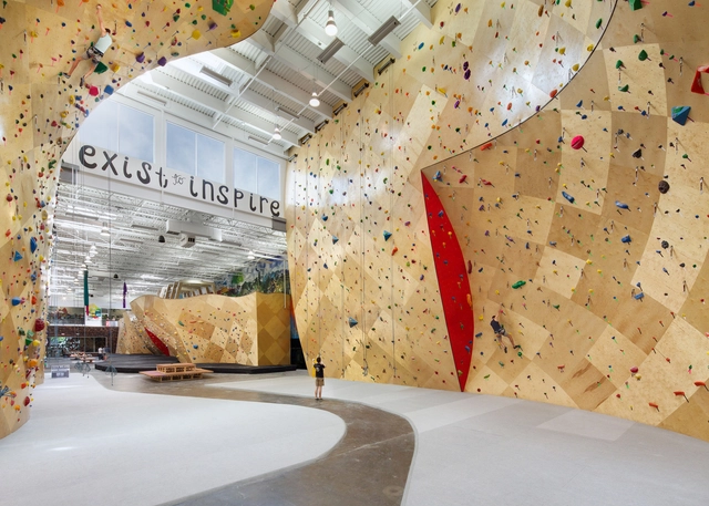 Centro Colaborativo Brooklyn Boulders  / Arrowstreet + Chris Ryan - Comunitário